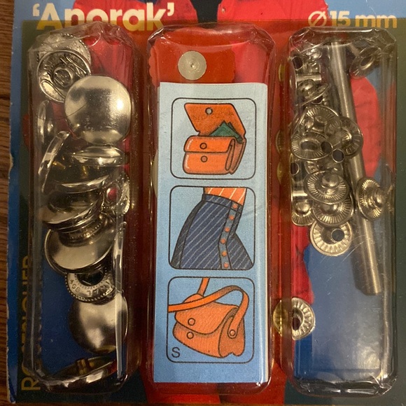 Lot of 2 press fasteners plus fastener and extras - Picture 2 of 9